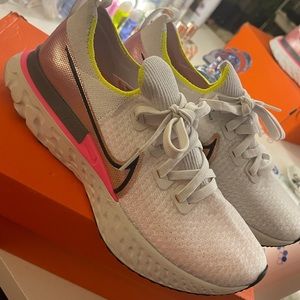 Nike React Infinity Run Flyknit